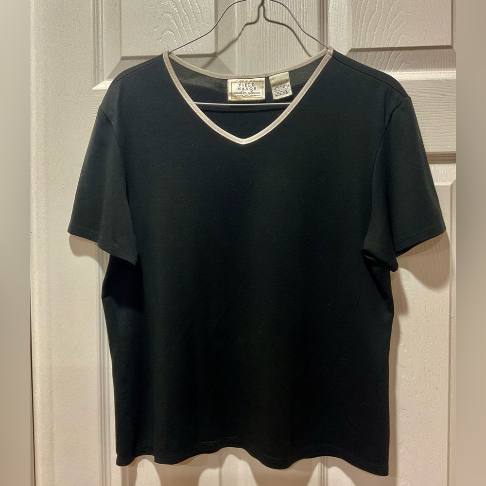 Black with cream trimmed v-neck top tshirt